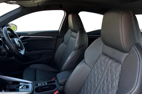 KP24ELJ Audi S3 2.0 TFSI Black Edition S Tronic quattro Euro 6 (s/s) 4dr Thumbnail #16