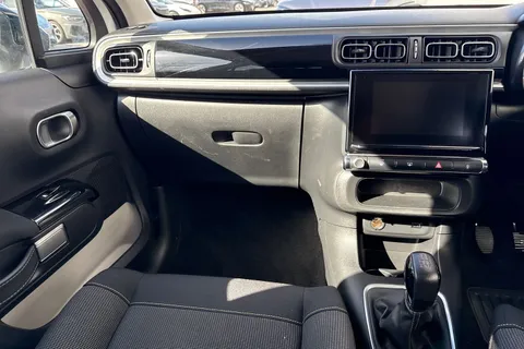 WJ74PXG Citroën C3 1.2 PureTech PLUS Euro 6 (s/s) 5dr Thumbnail #21