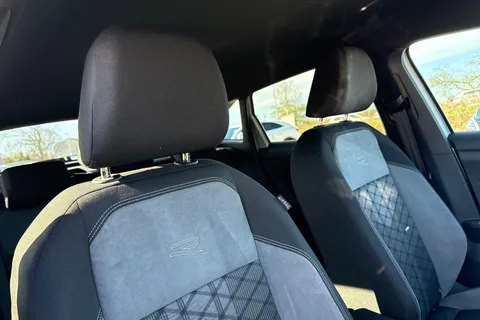 VN22UHT Volkswagen Taigo 1.0 TSI 110 R-Line 5dr DSG **BLACK ROOF PACK, REAR VIEW CAMERA** Thumbnail #25