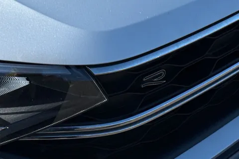 VN22UHT Volkswagen Taigo 1.0 TSI 110 R-Line 5dr DSG **BLACK ROOF PACK, REAR VIEW CAMERA** Thumbnail #29