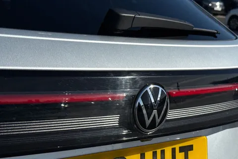 VN22UHT Volkswagen Taigo 1.0 TSI 110 R-Line 5dr DSG **BLACK ROOF PACK, REAR VIEW CAMERA** Thumbnail #31