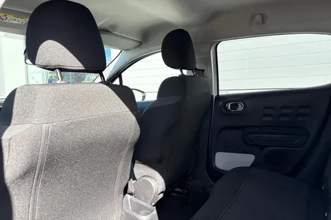 WJ74PXG Citroën C3 1.2 PureTech PLUS Euro 6 (s/s) 5dr Thumbnail #32