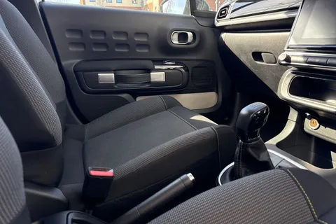 WJ74PXG Citroën C3 1.2 PureTech PLUS Euro 6 (s/s) 5dr Thumbnail #42