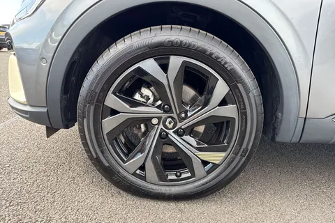 SB72AYH Renault Arkana 1.6 E-TECH E-Tech engineered Auto 2WD Euro 6 (s/s) 5dr Thumbnail #14