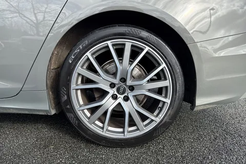 HJ72OYE Audi A6 Avant Avant Black Edition 40 TDI quattro 204 PS S tronic Thumbnail #13