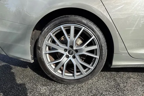 HJ72OYE Audi A6 Avant Avant Black Edition 40 TDI quattro 204 PS S tronic Thumbnail #14