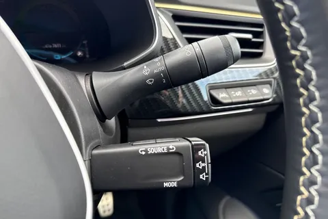 SB72AYH Renault Arkana 1.6 E-TECH E-Tech engineered Auto 2WD Euro 6 (s/s) 5dr Thumbnail #43