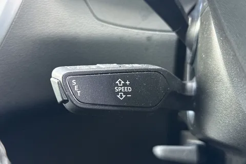 HJ72OYE Audi A6 Avant Avant Black Edition 40 TDI quattro 204 PS S tronic Thumbnail #40