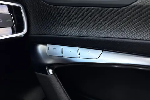 HJ72OYE Audi A6 Avant Avant Black Edition 40 TDI quattro 204 PS S tronic Thumbnail #43