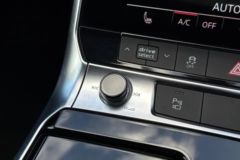 HJ72OYE Audi A6 Avant Avant Black Edition 40 TDI quattro 204 PS S tronic Thumbnail #48