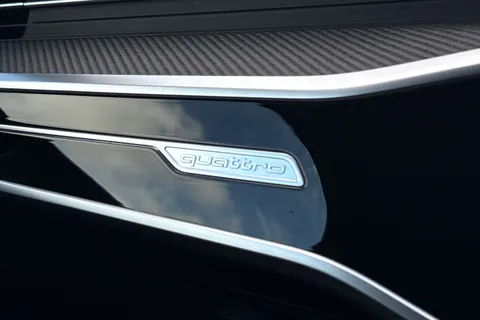 HJ72OYE Audi A6 Avant Avant Black Edition 40 TDI quattro 204 PS S tronic Thumbnail #51