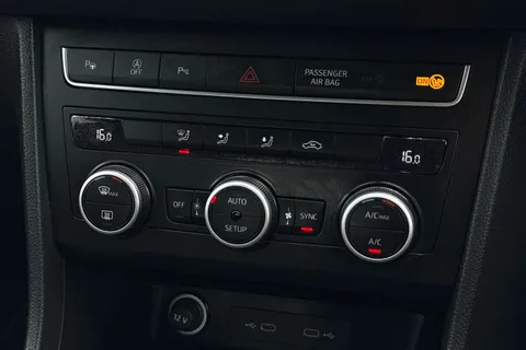 DE23UPA SEAT Ateca 1.5 TSI EVO SE Technology Euro 6 (s/s) 5dr Thumbnail #22