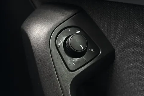 DE23UPA SEAT Ateca 1.5 TSI EVO SE Technology Euro 6 (s/s) 5dr Thumbnail #36