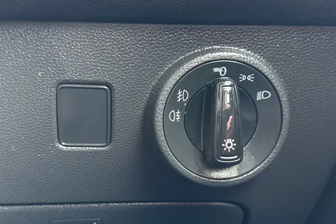 DE23UPA SEAT Ateca 1.5 TSI EVO SE Technology Euro 6 (s/s) 5dr Thumbnail #37