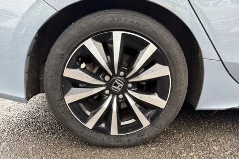 12 of 52 for HONDA CIVIC 2.0 eHEV Elegance 5dr CVT