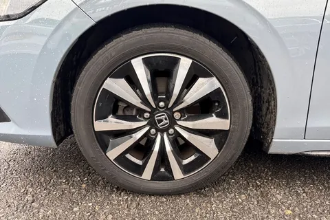 13 of 52 for HONDA CIVIC 2.0 eHEV Elegance 5dr CVT