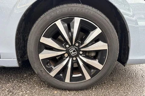 15 of 52 for HONDA CIVIC 2.0 eHEV Elegance 5dr CVT