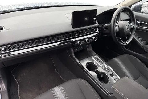 16 of 52 for HONDA CIVIC 2.0 eHEV Elegance 5dr CVT