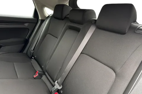 18 of 52 for HONDA CIVIC 2.0 eHEV Elegance 5dr CVT