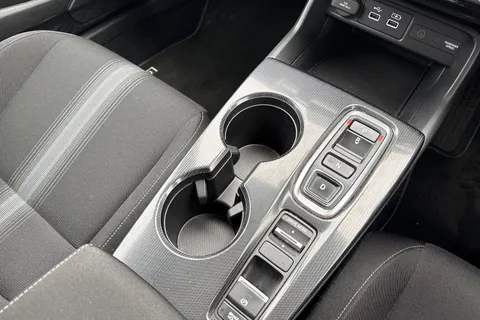 22 of 52 for HONDA CIVIC 2.0 eHEV Elegance 5dr CVT