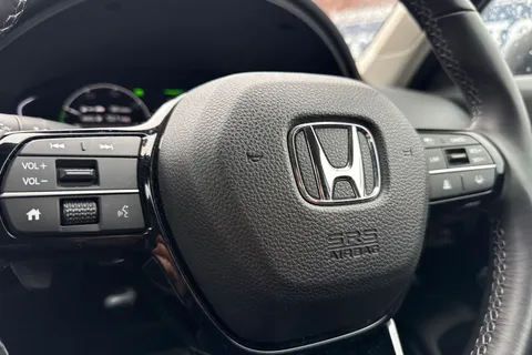 35 of 52 for HONDA CIVIC 2.0 eHEV Elegance 5dr CVT