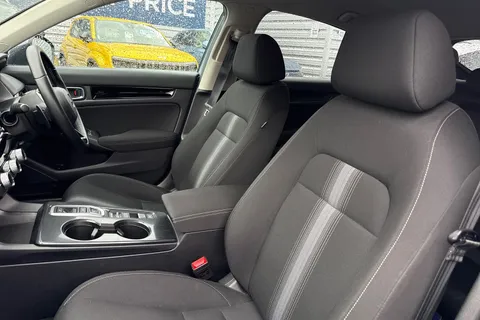 38 of 52 for HONDA CIVIC 2.0 eHEV Elegance 5dr CVT