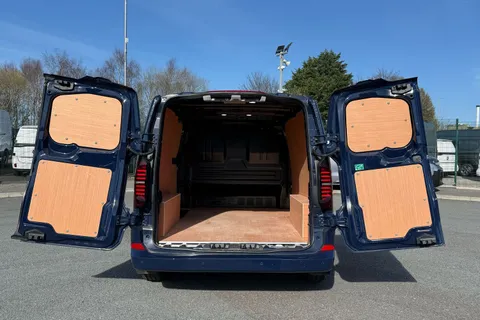 DG75BXJ Volkswagen Transporter 2.0 TDI 110 Commerce Pro Van Thumbnail #7