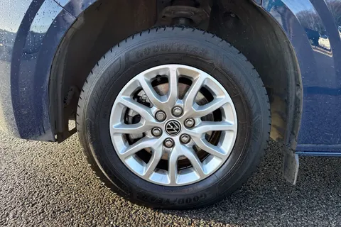 DG75BXJ Volkswagen Transporter 2.0 TDI 110 Commerce Pro Van Thumbnail #13