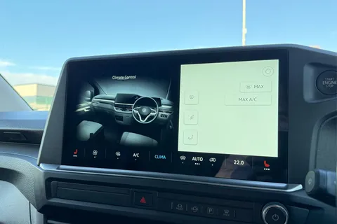 DG75BXJ Volkswagen Transporter 2.0 TDI 110 Commerce Pro Van Thumbnail #22