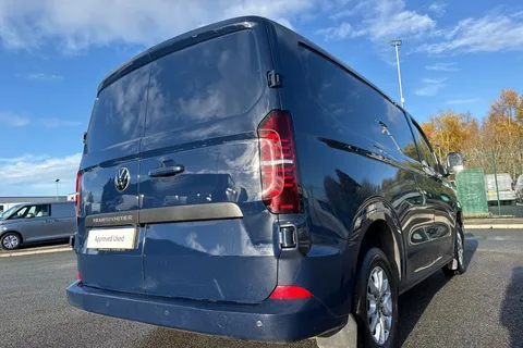 DG75BXJ Volkswagen Transporter 2.0 TDI 110 Commerce Pro Van Thumbnail #30