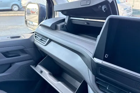 DG75BXJ Volkswagen Transporter 2.0 TDI 110 Commerce Pro Van Thumbnail #33