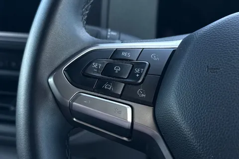 DG75BXJ Volkswagen Transporter 2.0 TDI 110 Commerce Pro Van Thumbnail #40