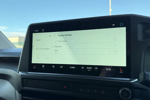 DG75BXJ Volkswagen Transporter 2.0 TDI 110 Commerce Pro Van Thumbnail #51