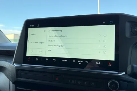 DG75BXJ Volkswagen Transporter 2.0 TDI 110 Commerce Pro Van Thumbnail #52