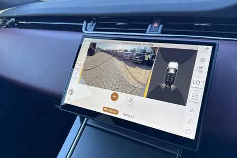 13 of 48 for Land Rover Range Rover Evoque 1.5 P270e Dynamic HSE 5dr