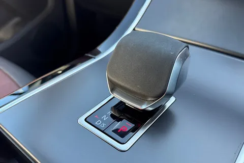 14 of 48 for Land Rover Range Rover Evoque 1.5 P270e Dynamic HSE 5dr