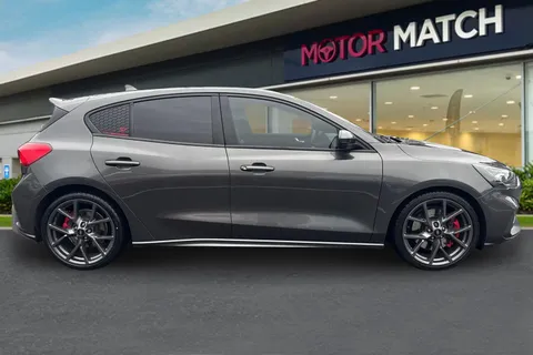 BA69PUY Ford Focus 2.3T EcoBoost ST Euro 6 (s/s) 5dr Thumbnail #4