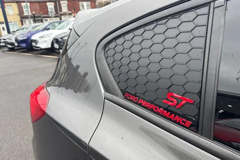 BA69PUY Ford Focus 2.3T EcoBoost ST Euro 6 (s/s) 5dr Thumbnail #26