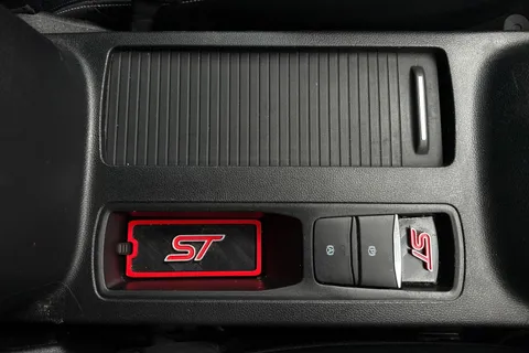 BA69PUY Ford Focus 2.3T EcoBoost ST Euro 6 (s/s) 5dr Thumbnail #42