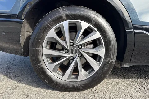 YK75JVD Audi Q6 E-Tron Q6 SUV Sport e-tron performance  225,00 kW Thumbnail #23