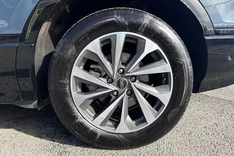 YK75JVD Audi Q6 E-Tron Q6 SUV Sport e-tron performance  225,00 kW Thumbnail #24