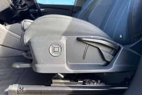 YK75JVD Audi Q6 E-Tron Q6 SUV Sport e-tron performance  225,00 kW Thumbnail #44