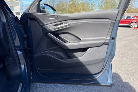 YK75JVD Audi Q6 E-Tron Q6 SUV Sport e-tron performance  225,00 kW Thumbnail #47