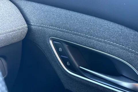 DC74BWE MG Mg Zs 1.5 Hybrid+ SE Auto Euro 6 (s/s) 5dr Thumbnail #41