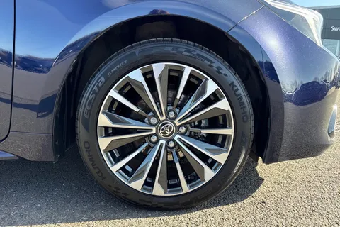 DC23AJO Toyota Corolla 1.8 VVT-h Design Touring Sports CVT Euro 6 (s/s) 5dr Thumbnail #11