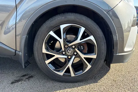 CP68EJC Toyota C-Hr 1.8 VVT-h Design CVT Euro 6 (s/s) 5dr Thumbnail #11