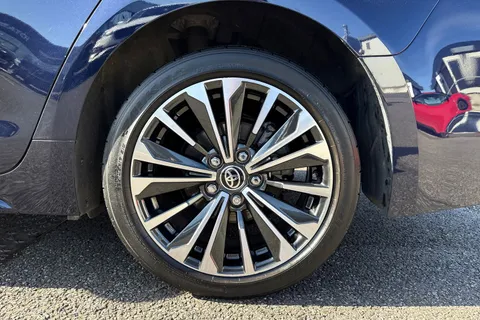 DC23AJO Toyota Corolla 1.8 VVT-h Design Touring Sports CVT Euro 6 (s/s) 5dr Thumbnail #14