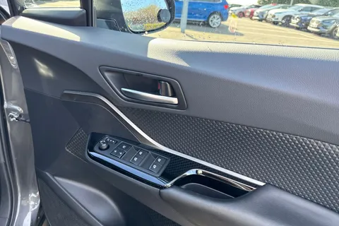 CP68EJC Toyota C-Hr 1.8 VVT-h Design CVT Euro 6 (s/s) 5dr Thumbnail #22