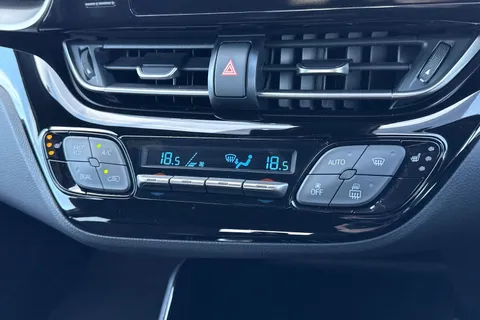 CP68EJC Toyota C-Hr 1.8 VVT-h Design CVT Euro 6 (s/s) 5dr Thumbnail #23