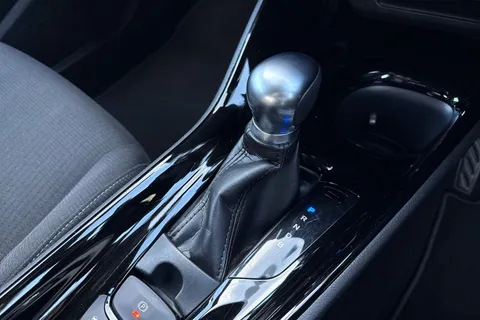 CP68EJC Toyota C-Hr 1.8 VVT-h Design CVT Euro 6 (s/s) 5dr Thumbnail #24